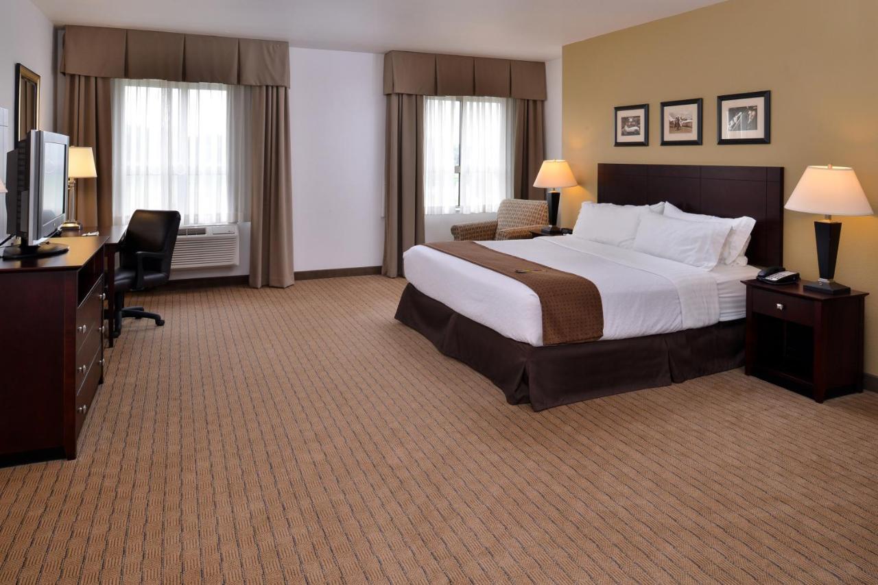 Holiday Inn Madison At The American Center By Ihg Εξωτερικό φωτογραφία