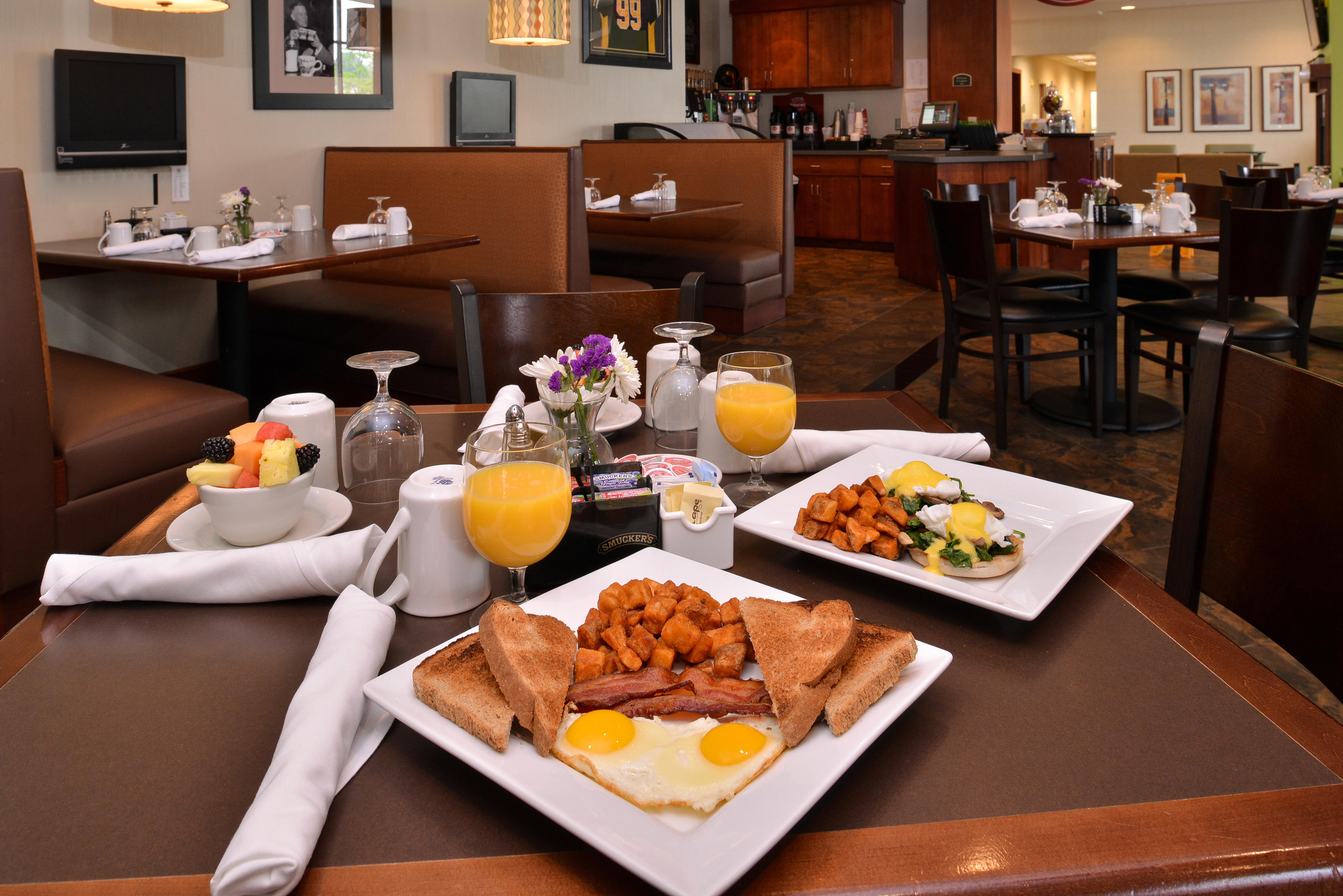 Holiday Inn Madison At The American Center By Ihg Εξωτερικό φωτογραφία
